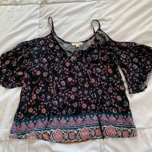 Open Shoulder Floral Flowy Shirt